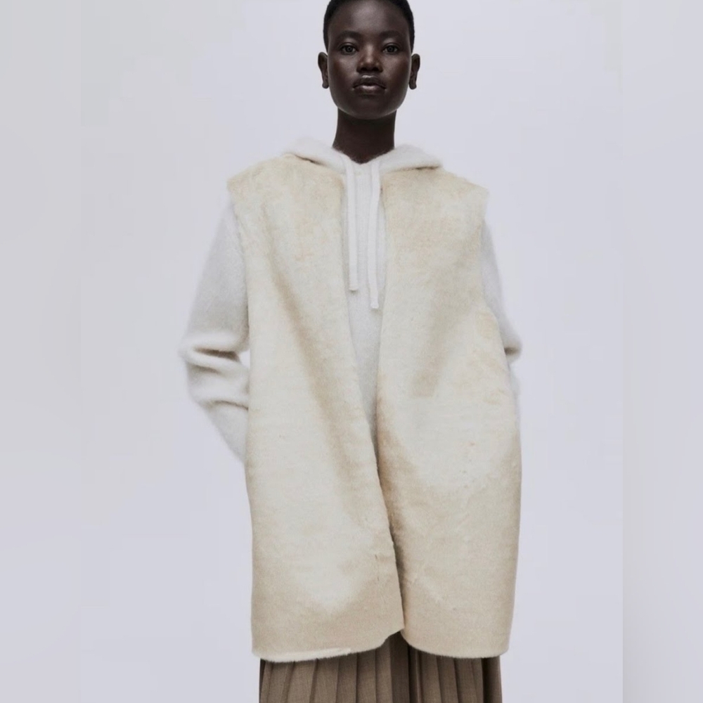 EUC SOLD OUT H & M Cream Faux Shearling Vest FUR Oversized XS Dress